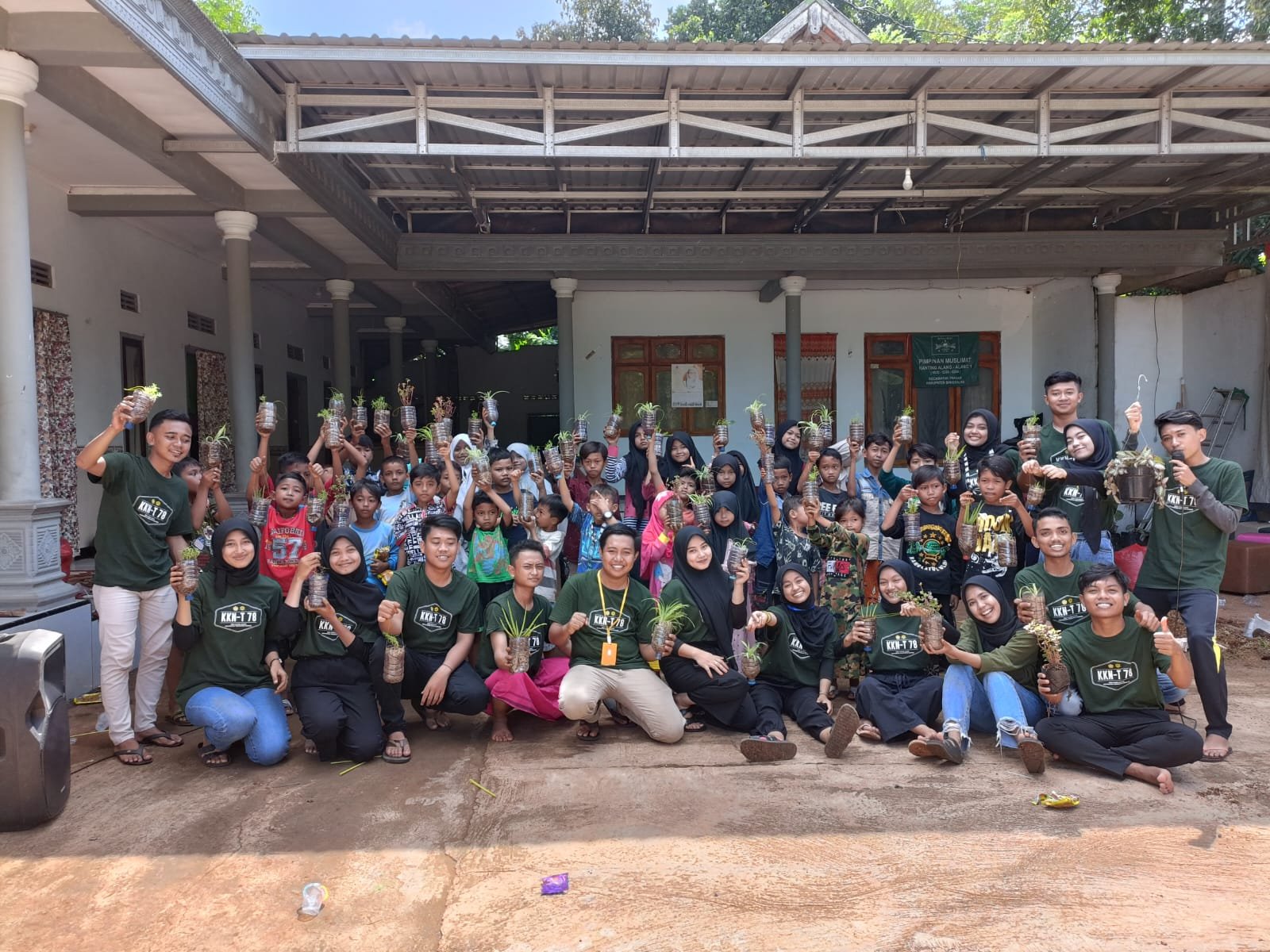 KKN 78 UTM Gelar Aksi Penanaman 1000 Tanaman Memperingati Hari Lingkungan Hidup