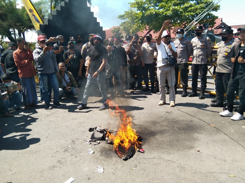 Gabungan Wartawan se-Madura Datangi Polres Sampang