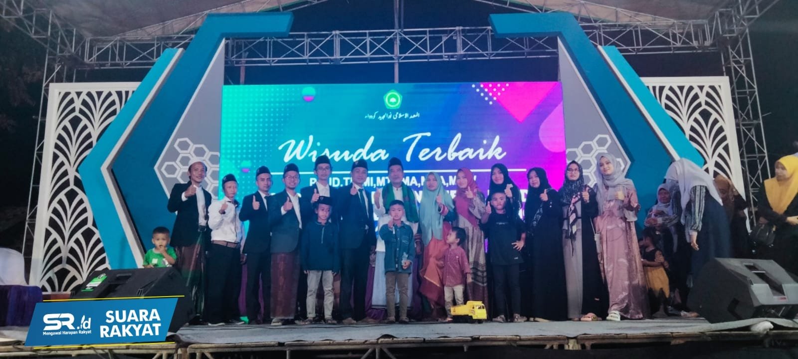 Cetak Santri Berahlakul Karimah :Semarak Haflatul Imtihan dan Wisuda Bersama Pondok pesantren Nurul Jadid Garduak Sampang