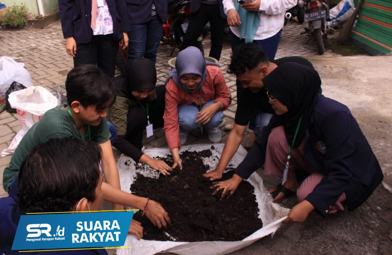 Pengabdian Masyarakat: Kurangi Sampah dengan Inovasi Pupuk Kompos dari Limbah Pangan