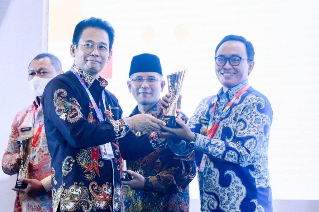 Raih Penghargaan KPK, Bupati Pamekasan : Kerja Hebat Kita untuk Masyarakat 2 Raih Penghargaan KPK, Bupati Pamekasan : Kerja Hebat Kita untuk Masyarakat
