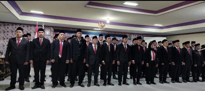 KPU Sampang Lantik 70 Anggota PPK, Ini Pesan Ketua KPU...