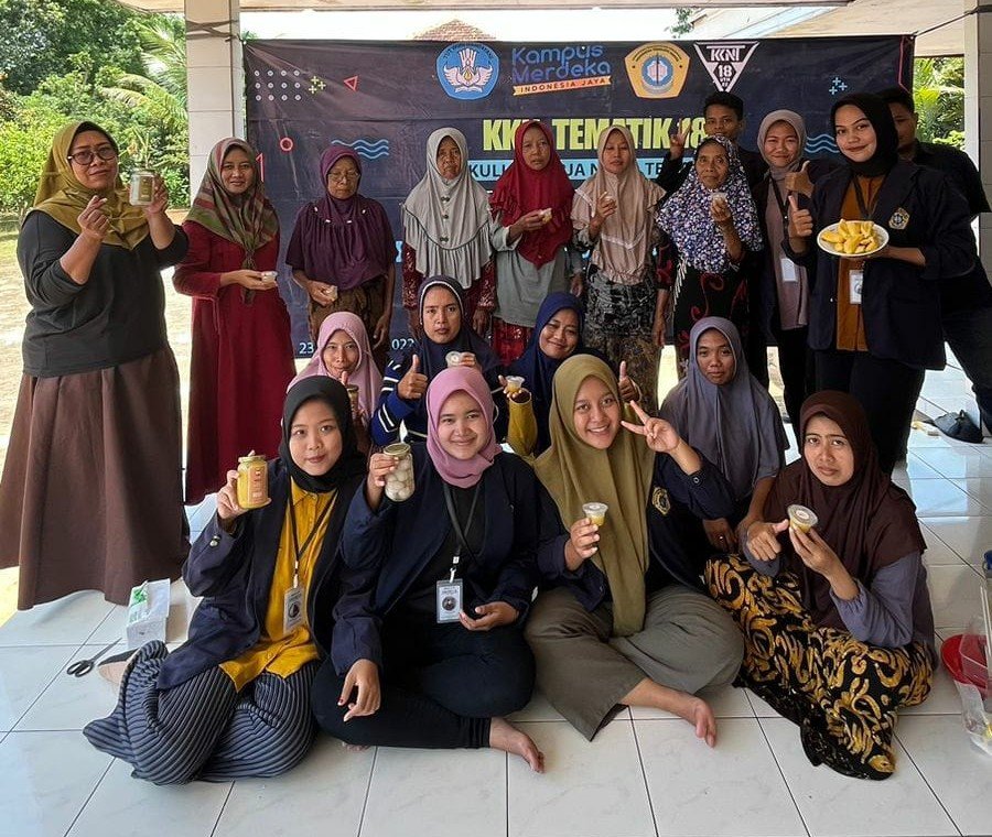 Tingkatkan Nilai Pangan Lokal, Mahasiswa UTM Olah Rambutan dan Nangka Menjadi Fruit Cocktail dan Selai