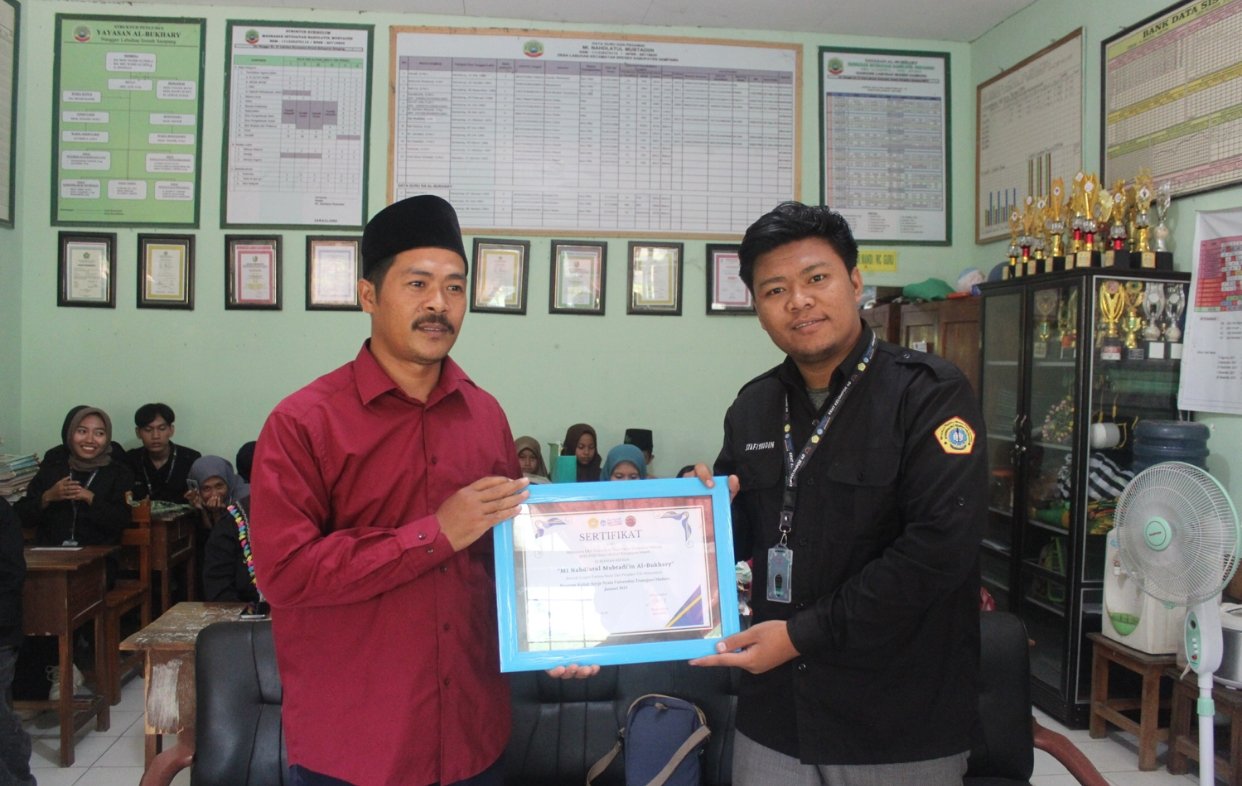 Tanamkan Karakter Anak Desa Unggul Melalui Program Mengajar Oleh Team Abdimas UTM