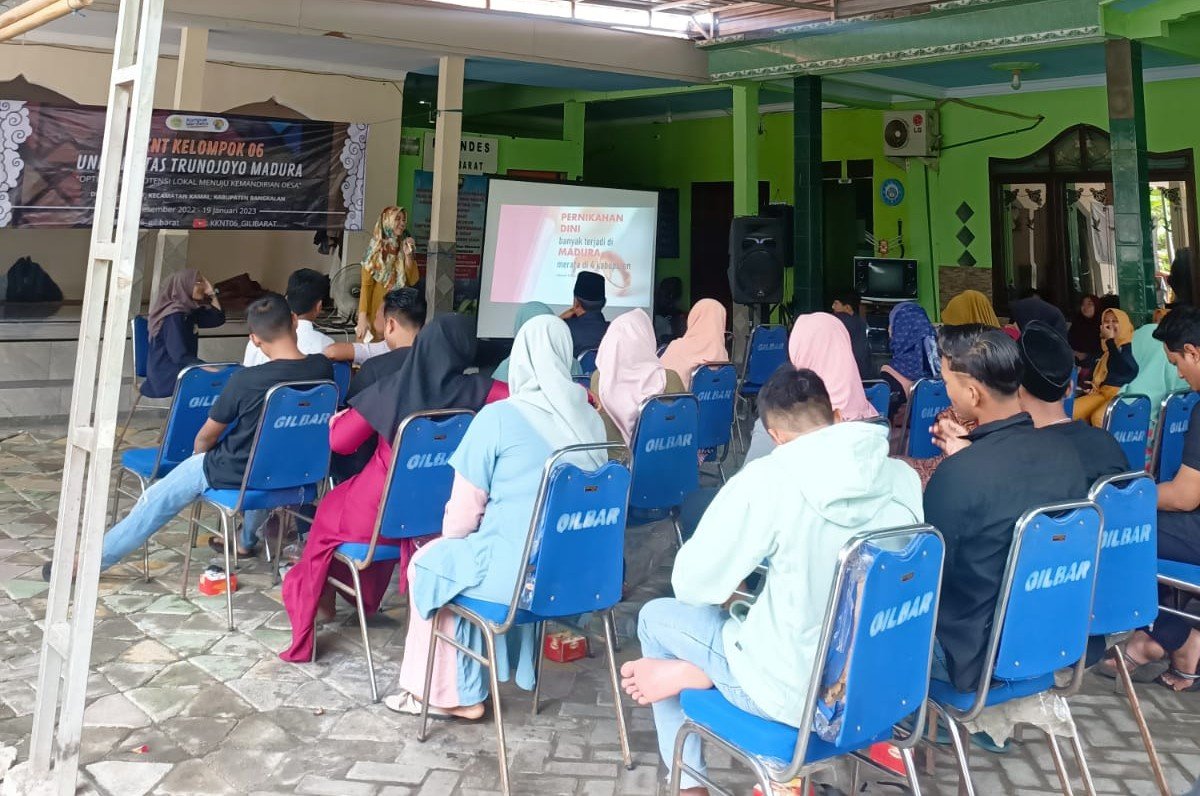 Abdimas UTM Adakan Sosialisasi Pernikahan Dini