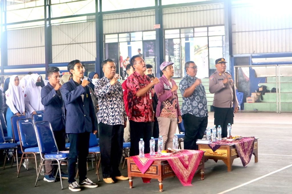 HIMASA UTM Bersama KBMS UNESA Dan FORSSA UPN Menjawab Problem Pendidikan Pelosok Desa 2 HIMASA UTM Bersama KBMS UNESA Dan FORSSA UPN Menjawab Problem Pendidikan Pelosok Desa