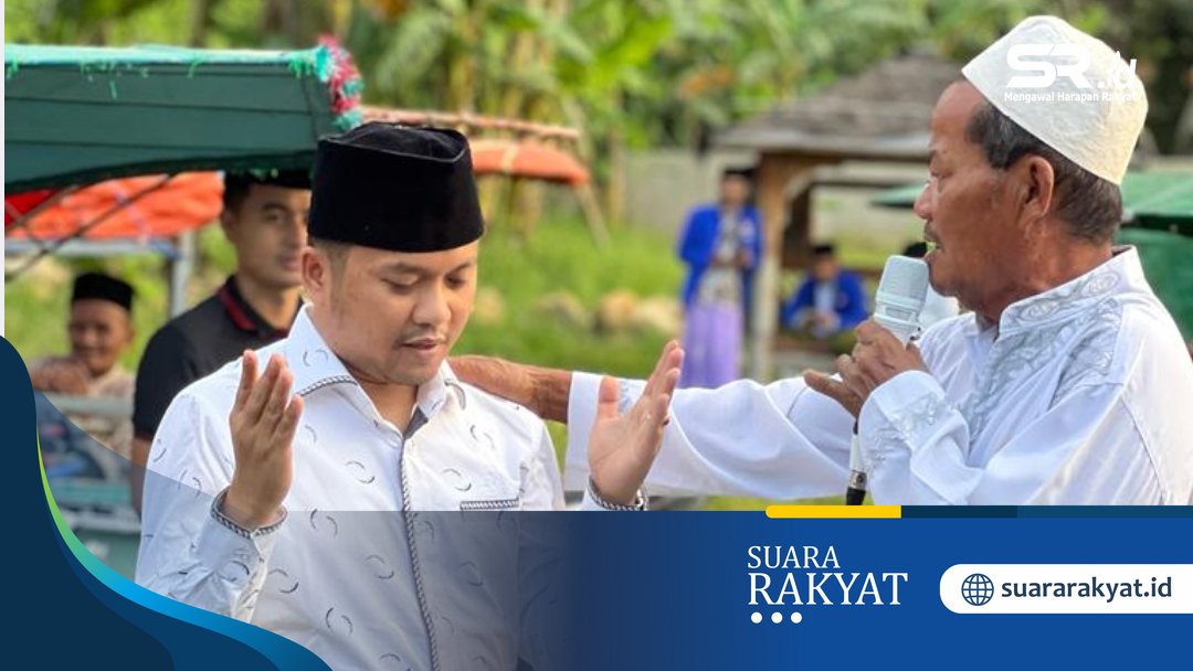Ratusan Tukang Becak di Banyuates Kompak Lantunkan Doa untuk Slamet Ariyadi yang dipimpin oleh Suhari Jumat (24/3).