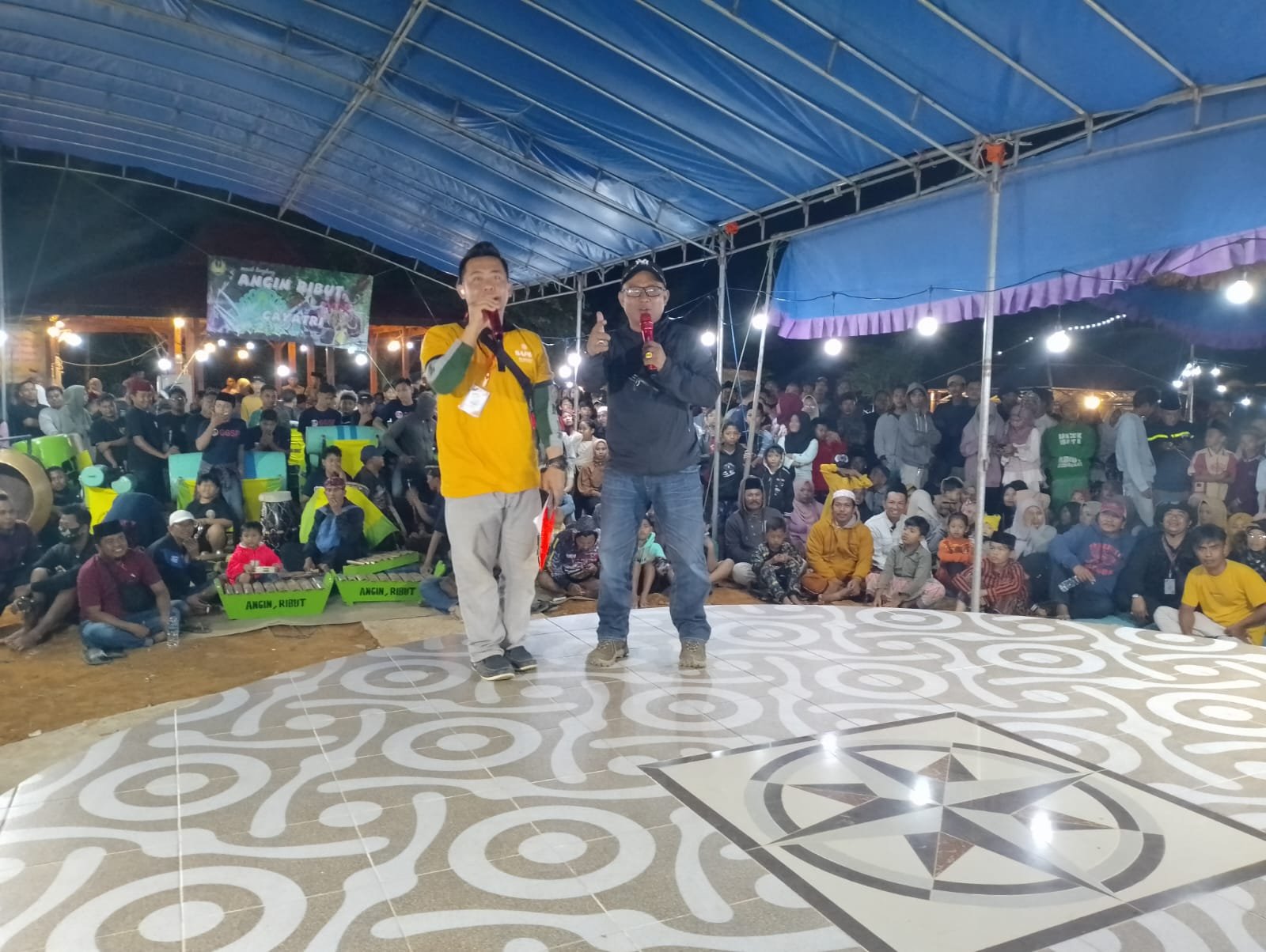 Antusias! Ribuan Penonton Musik Tong-Tong di Puncak Lanjari
