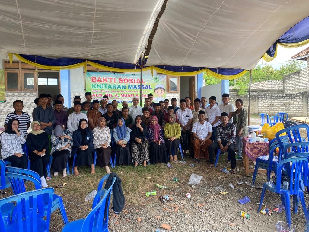 Sambut Haul Akbar KH. Muafi A. Zaini, DPP IMAN Gelar Khitanan Massal Gratis 2 Foto bersama pengurus DPP IMAN. Sumber foto: faris