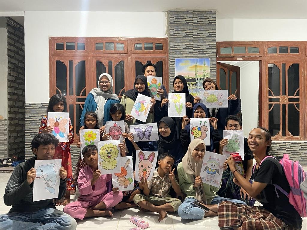 Tim KKN-T 05 UTM Adakan Bimbingan Belajar untuk Anak-anak di Desa Bira Tengah