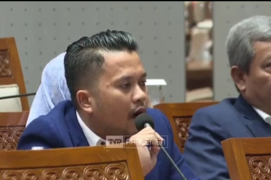 Saat Slamet Ariyadi anggota DPR RI Dapil Madura, mengikuti Rapat paripurna DPR RI. Sumber: TV Parlemen
