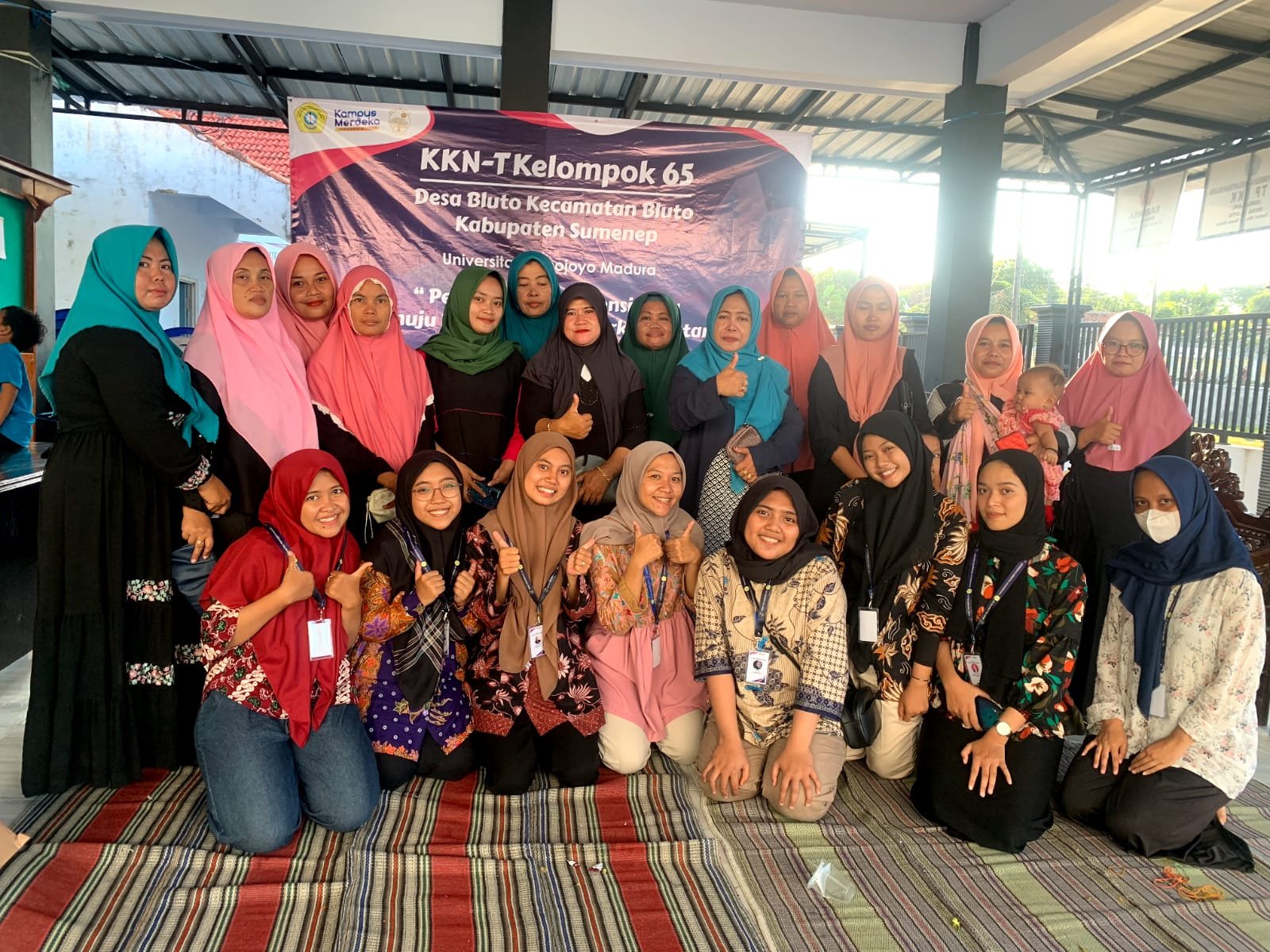 Inspiratif! Pengabdian Masyarakat Kelompok 65 UTM Gelar Pelatihan Membatik Sibori di Desa Bluto