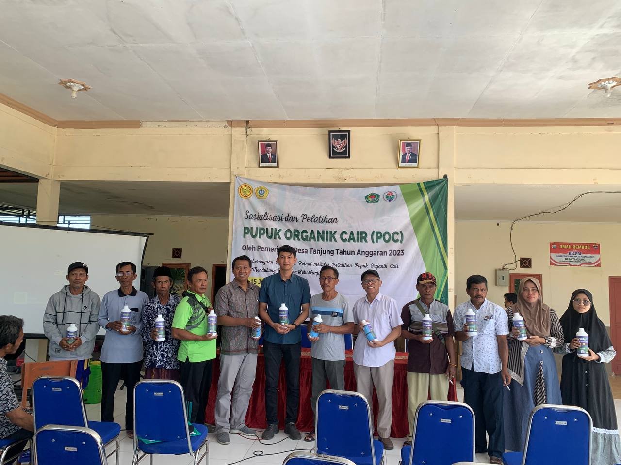 Tim Pengabdian Masyarakat Kelompok 24 UTM, Gelar Sosialisasi dan Pelatihan Pupuk Organic Cair (POC) untuk Pemberdayaan Kelompok Petani Guna Mendukung Pertanian Berkelanjutan