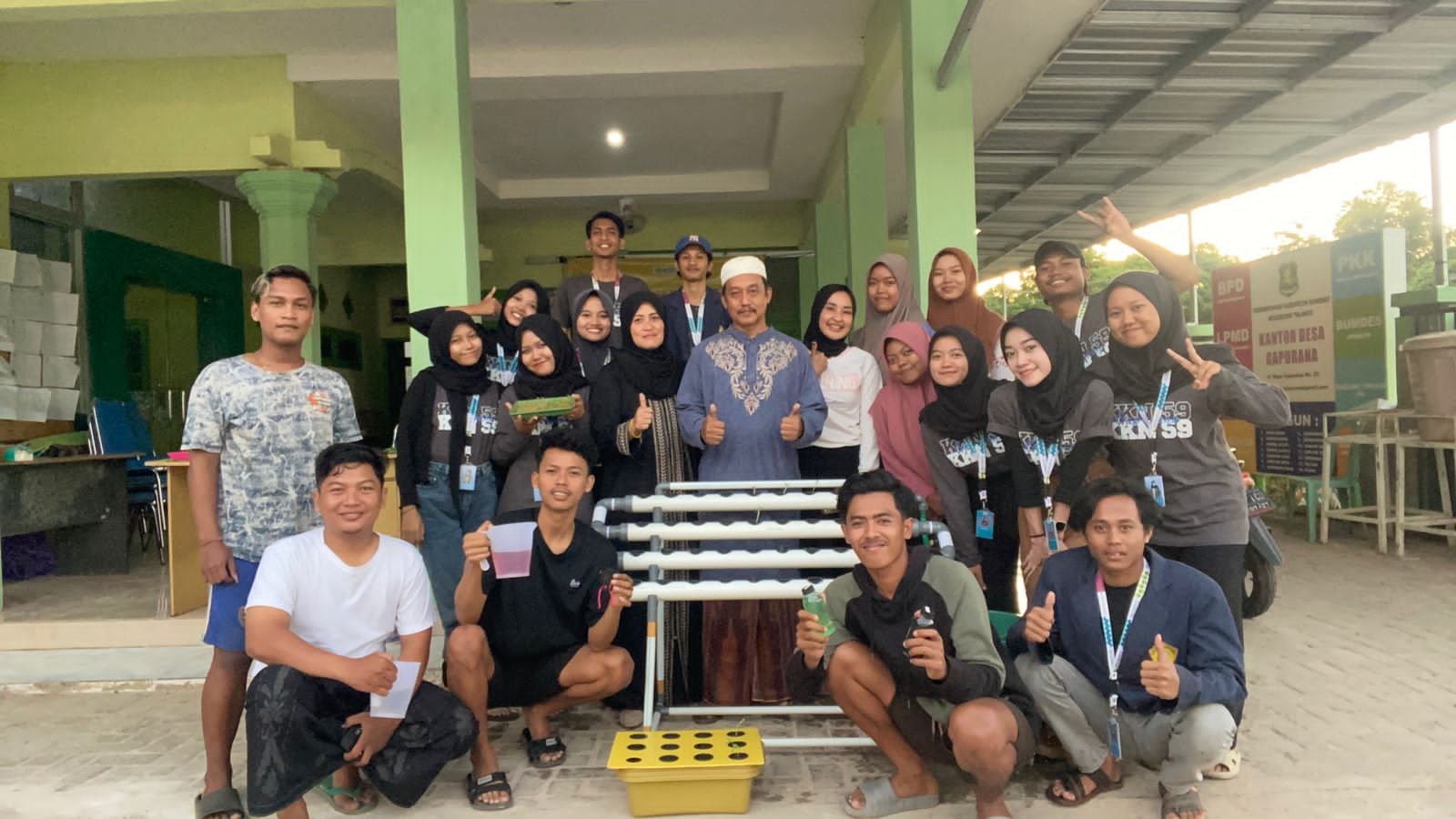 Pelatihan Pembelajaran Hidroponik di Desa Gapurana Kecamatan Talango, Kabupaten Sumenep