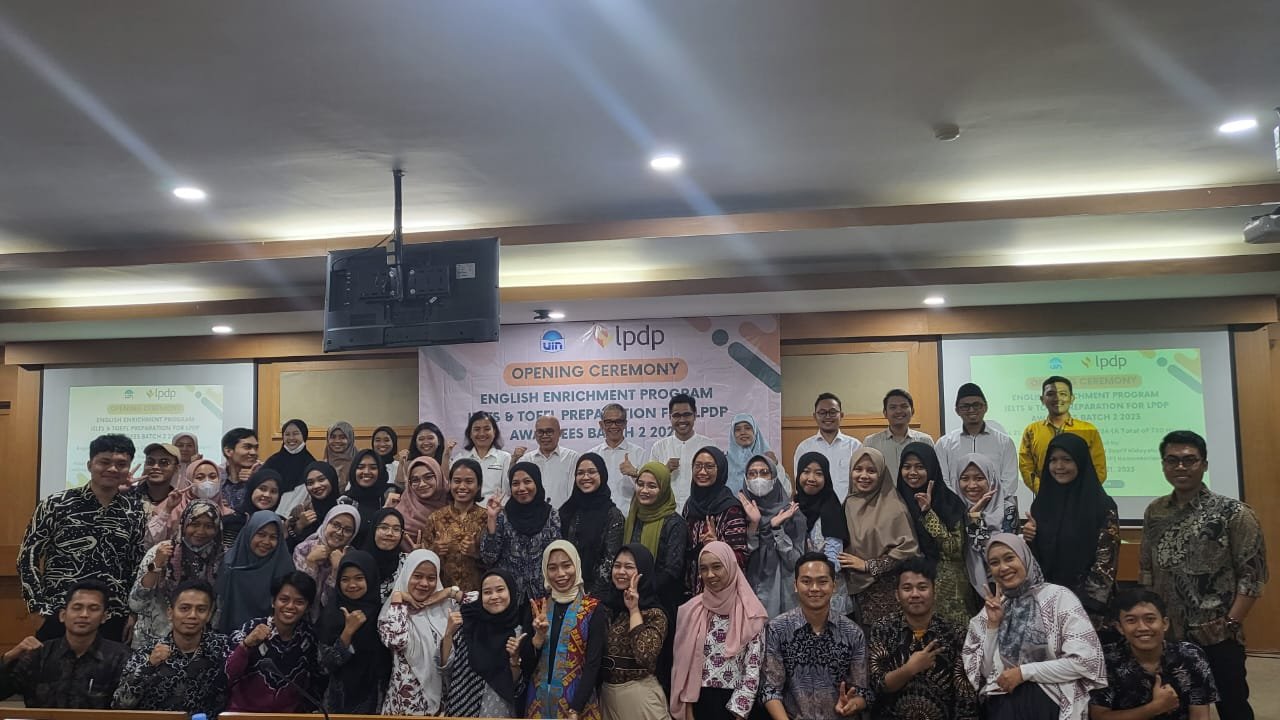 Foto bersama seluruh peserta PB LPDP dengan staf pengajar PPB UIN dan Perwakilan LPDP RI.