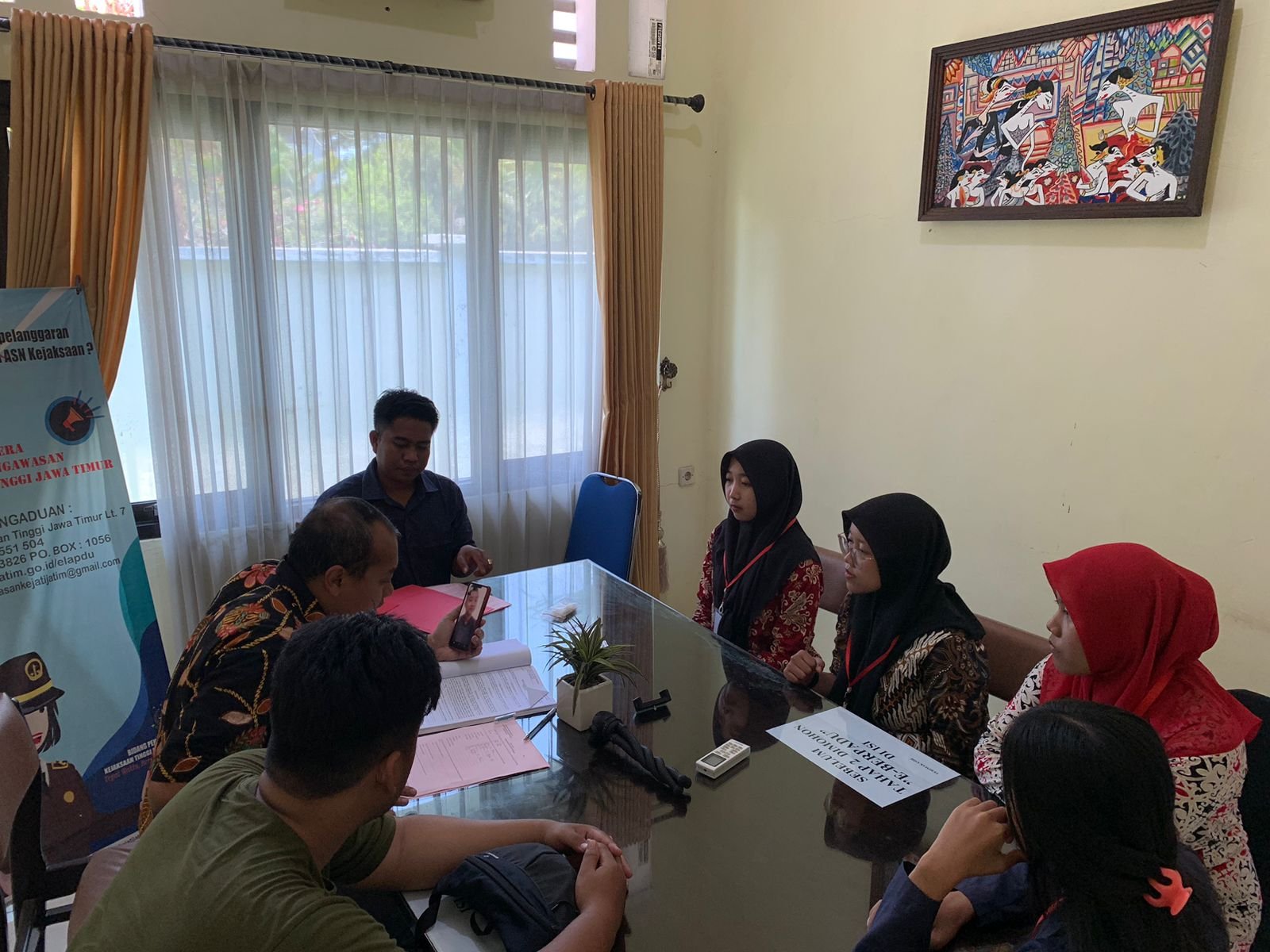 Mahasiswa FH UTM Belajar Penanganan Perkara di Kejari Bangkalan dalam Program MBKM