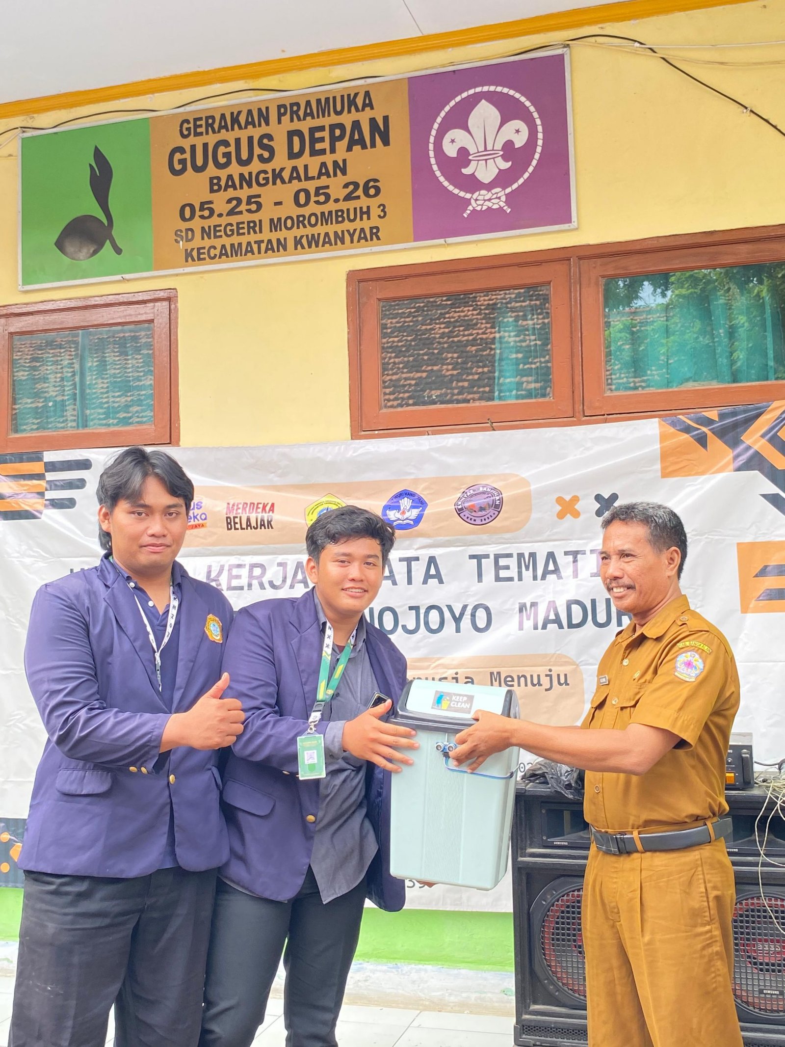 Mahasiswa Pengabdian Masyarakat Kelompok 39 UTM  Ciptakan Inovasi Baru, Pembuatan Tempat Sampah Berbasis Mikrokontroler