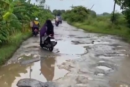 Kondisi Jalan Kwanyar - Modung Rusak Bertahun-tahun Tuai Keluhan Masyarakat