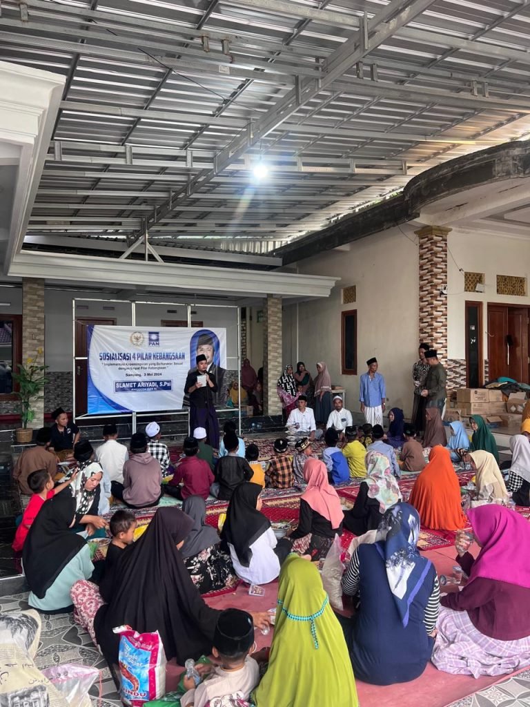 Legislator Muda Ajak Warga Madura Teguhkan Empat Pilar Kebangsaan 2 Legislator Muda Ajak Warga Madura Teguhkan Empat Pilar Kebangsaan