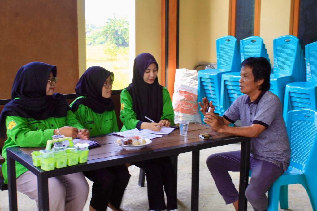 Desa Dakiring Sambut Program Green Energy  Berbasis Hidroponik, IoT , dan Panel Surya dari Tim PPK-Ormawa Himagrotek UTM