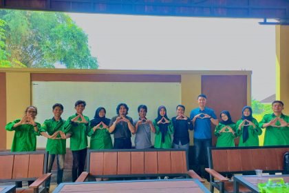 Desa Dakiring Sambut Program Green Energy  Berbasis Hidroponik, IoT , dan Panel Surya dari Tim PPK-Ormawa Himagrotek UTM