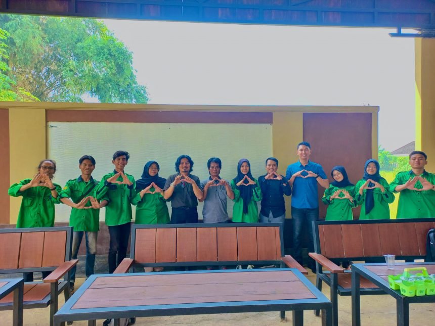 Desa Dakiring Sambut Program Green Energy  Berbasis Hidroponik, IoT , dan Panel Surya dari Tim PPK-Ormawa Himagrotek UTM