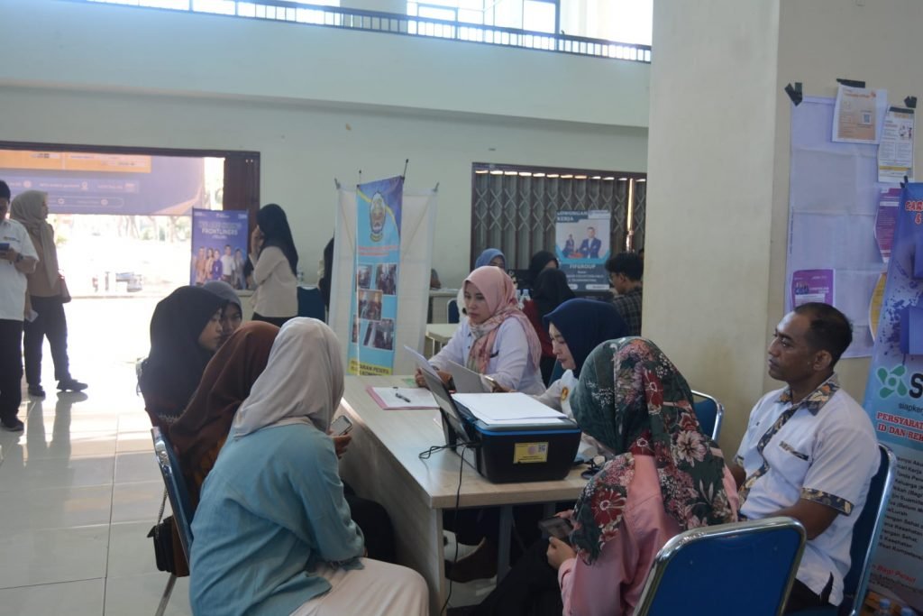 Bekali Lulusan dan Mahasiswa dalam Dunia Kerja, BEM FH UTM Selenggarakan Job Fair dan Pekan Karir 2 Bekali Lulusan dan Mahasiswa dalam Dunia Kerja, BEM FH UTM Selenggarakan Job Fair dan Pekan Karir