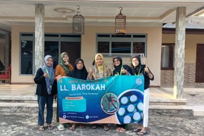 Mahasiswa KKN 9 UTM Tingkatkan Branding Produk UMKM Kue Basah di Desa Nepa