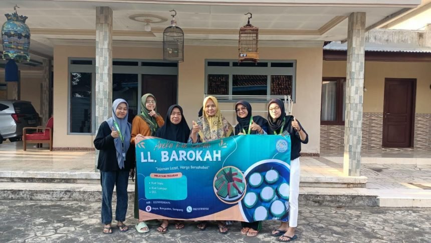 Mahasiswa KKN 9 UTM Tingkatkan Branding Produk UMKM Kue Basah di Desa Nepa
