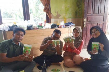 Mahasiswa MBKM KKN-T UTM Berdayakan Masyarakat dengan Gelar Pelatihan Produk Bawang Merah di Desa Dempo Timur