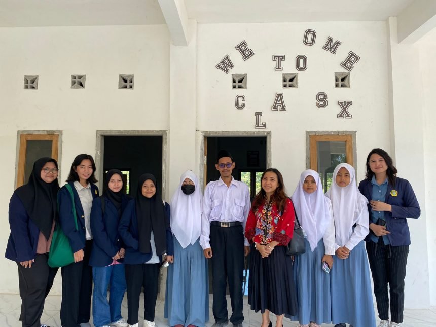 Universitas Trunojoyo Madura Kembangkan Kapasitas Siswa SMK Al-Aziziyah Kwanyar melalui Peningkatan Softskill dan Pendampingan Karir