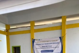 Cegah Stunting, Mahasiswa KKN-T UTM Turut Andil dalam Kegiatan Posyandu