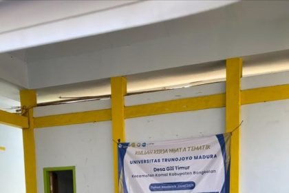 Cegah Stunting, Mahasiswa KKN-T UTM Turut Andil dalam Kegiatan Posyandu