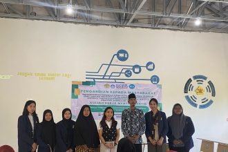 Pengabdian Masyarakat: Mahasiswa UTM Sukses Gelar Workshop Komunikasi Efektif untuk Siapkan Siswa SMK Al-Aziziyah Hadapi Dunia Kerja
