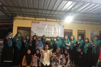 Workshop Inovatif oleh Kelompok Mahasiswa Pengabdian Masyarakat UTM Mendapat Respon Positif dari Warga Jungcangcang