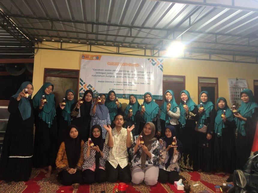 Workshop Inovatif oleh Kelompok Mahasiswa Pengabdian Masyarakat UTM Mendapat Respon Positif dari Warga Jungcangcang