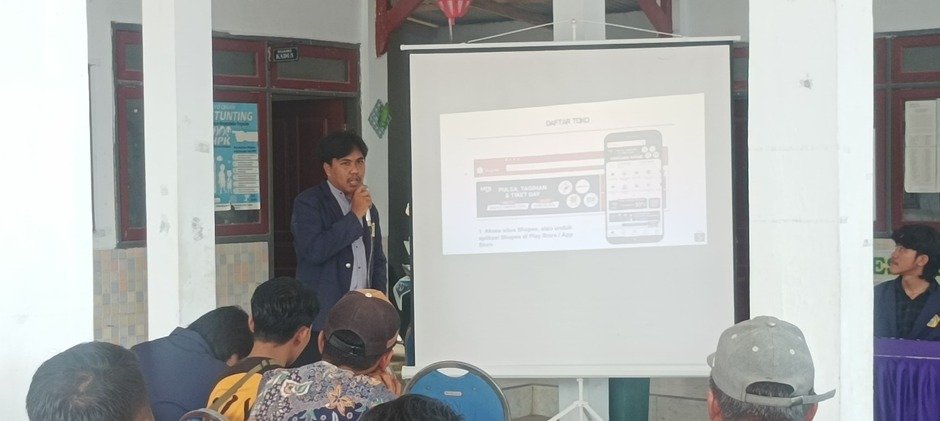 Transformasi Ekonomi Digital: Dosen dan Mahasiswa UTM Dampingi Kelompok Tani Mekar Sari Blumbungan Branding dan Pemasaran Berbasis Online 2 Transformasi Ekonomi Digital: Dosen dan Mahasiswa UTM Dampingi Kelompok Tani Mekar Sari Blumbungan Branding dan Pemasaran Berbasis Online