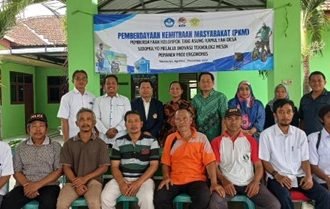 Tim PKM Universitas Trunojoyo Madura Gelar Pemberdayaan Kelompok Tani Melalui Inovasi Teknologi Mesin Pemanen Padi Ergonomis