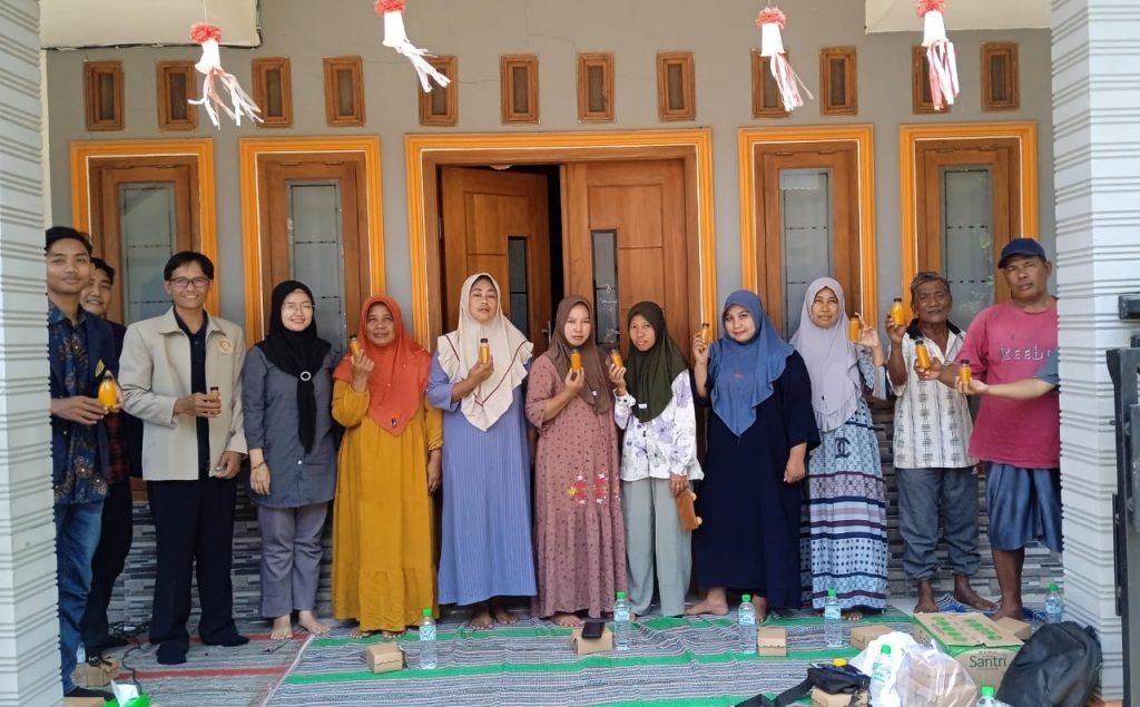 Tim Pengabdian Masyarakat UTM Adakan Pelatihan Diversifikasi Produk Baru Jelly Gamat dari Teripang di UKM Sari Laut Desa Junganyar, Socah 2 Tim Pengabdian Masyarakat UTM Adakan Pelatihan Diversifikasi Produk Baru Jelly Gamat dari Teripang di UKM Sari Laut Desa Junganyar, Socah