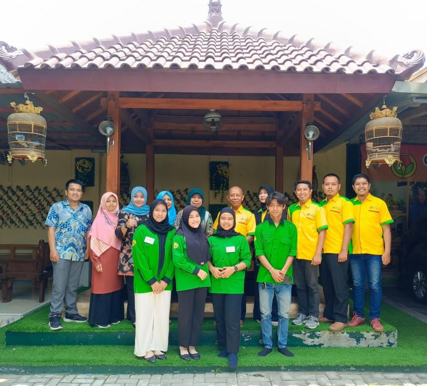 Mahasiswa Agroekoteknologi UTM Tingkatkan Kompetensi Lewat Kegiatan Magang Industri MBKM di CV. Aura Seed Indonesia