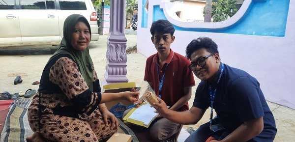 Tim KKN Desa Padangdangan Sosialisasikan Penanganan dan Pengolahan Hasil Perikanan untuk Tingkatkan Nilai Jual Produk Lokal 2 Tim KKN Desa Padangdangan Sosialisasikan Penanganan dan Pengolahan Hasil Perikanan untuk Tingkatkan Nilai Jual Produk Lokal