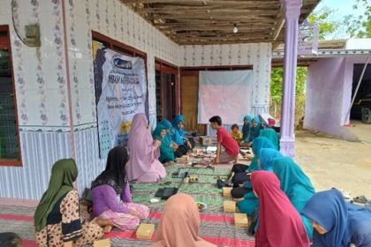 Sosialisasi MengenaI Pelatihan Digital Branding Bersama PKK Desa Padangdangan Sumenep