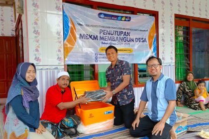 Penutupan KKN Membanngun Desa dan Makan Bersama Olahan Hasil Tangkap Nelayan Kelompok Fajar Laut Padangdangan, Sumenep