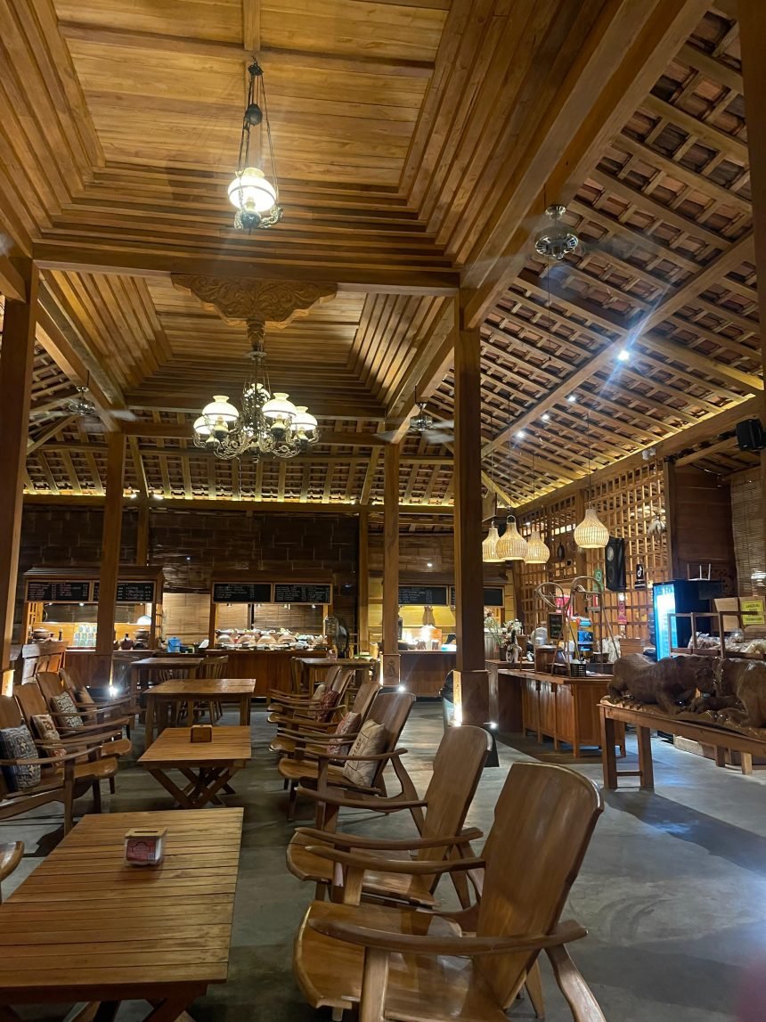 Pawon Djadoel Tamiajeng: Kuliner Lezat di Tengah Suasana Alam Trawas