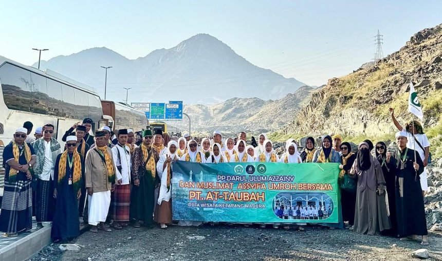Muslimat As-Syifa PP Darul Ulum Az-Zainy Umroh Bersama PT At-Taubah Tuor