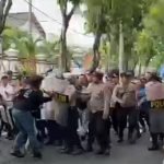 Pupuk Bersubsidi Dijual di Atas HET, Gabungan BEM Geruduk DPRD Sampang