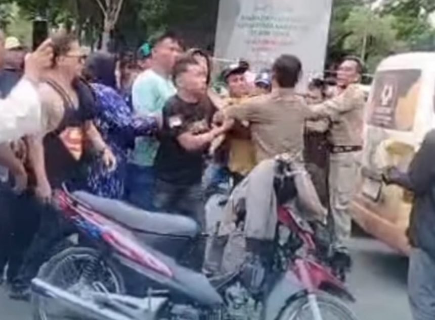 Kericuhan Terjadi di Kawasan Arek Lancor antara PKL dan Satpol PP