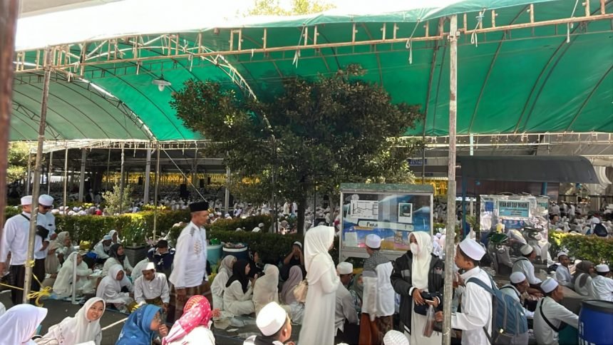 Puluhan Ribu Jama’ah Hadiri Haul Akbar PP. Assalafi Al-Fitrah Surabaya