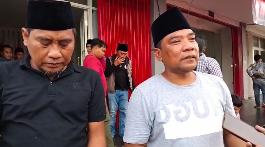 MK Tolak Gugatan Sengketa Pilkada Bangkalan, Tim Lukman Fauzan Potong Tumpeng