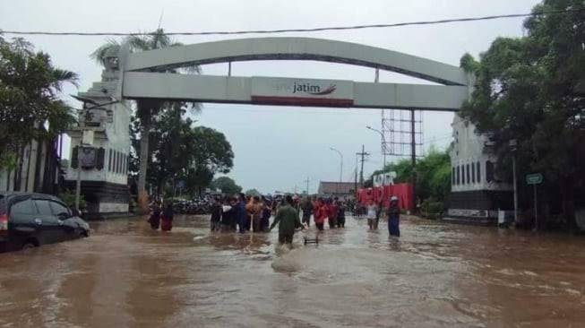 Warga Pasuruan Berharap Pemimpin yang Baru Bisa Atasi Masalah Banjir Tahunan (Ilustrasi)